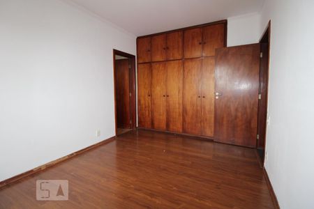 Apartamento para alugar com 235m², 3 quartos e 2 vagasQuarto 3 (suíte)