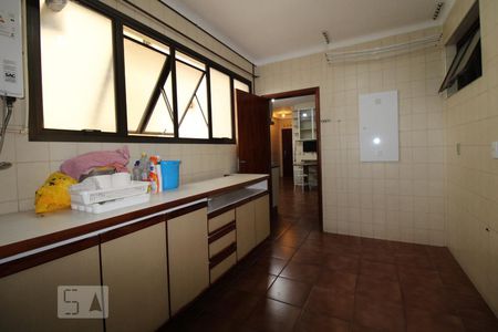 Apartamento para alugar com 235m², 3 quartos e 2 vagasÁrea de Serviço