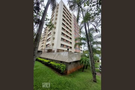 Apartamento para alugar com 235m², 3 quartos e 2 vagas Apartamento para alugar com 235m², 3 quartos e 2 vagasFachada