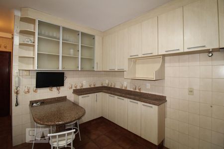 Apartamento para alugar com 235m², 3 quartos e 2 vagasCozinha