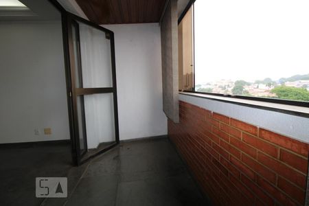 Apartamento para alugar com 235m², 3 quartos e 2 vagasSacada da Sala