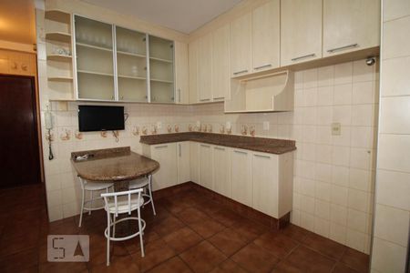 Apartamento para alugar com 235m², 3 quartos e 2 vagasCozinha
