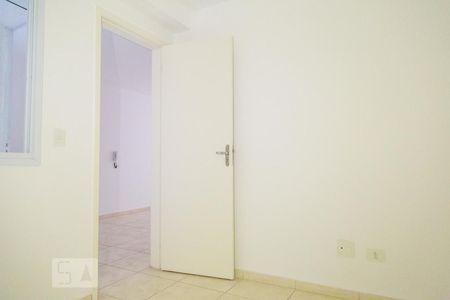 Quarto 2 de apartamento para alugar com 2 quartos, 38m² em Vila Esperança, São Paulo