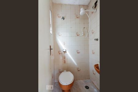 Banheiro  de casa para alugar com 1 quarto, 50m² em Vila Cleonice, São Paulo