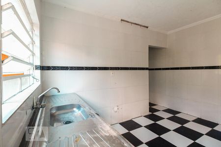 Cozinha  de casa para alugar com 1 quarto, 50m² em Vila Cleonice, São Paulo