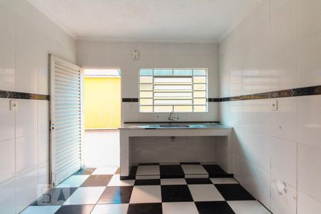 Cozinha  de casa para alugar com 1 quarto, 50m² em Vila Cleonice, São Paulo