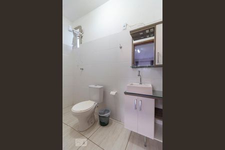 Banheiro de kitnet/studio para alugar com 1 quarto, 16m² em Brasil, Uberlândia