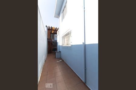 Casa à venda com 120m², 2 quartos e 1 vagaCorredor lateral