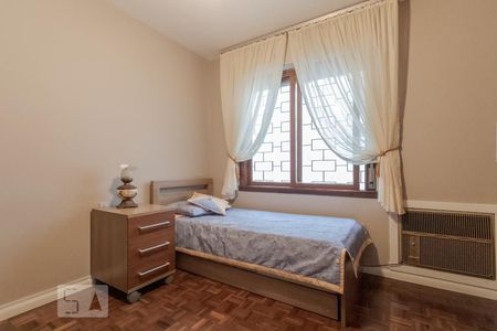 Casa à venda com 329m², 4 quartos e 3 vagas Casa à venda com 329m², 4 quartos e 3 vagasQuarto 1