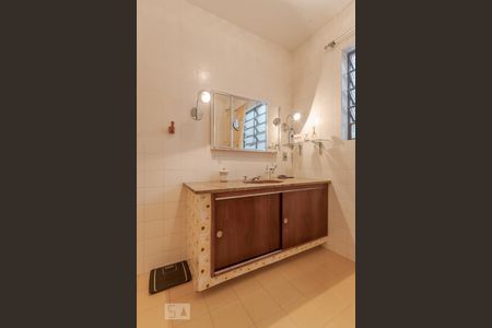 Casa à venda com 329m², 4 quartos e 3 vagas Casa à venda com 329m², 4 quartos e 3 vagasBanheiro da Suíte