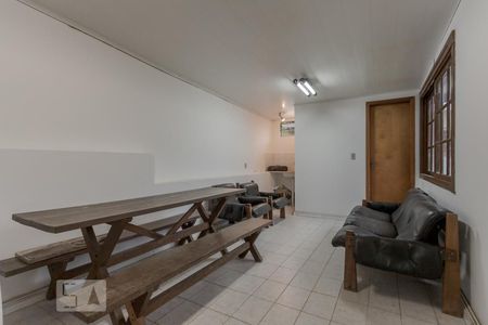 Casa à venda com 329m², 4 quartos e 3 vagas Casa à venda com 329m², 4 quartos e 3 vagasÁrea de Churrasco