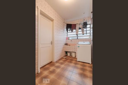 Casa à venda com 329m², 4 quartos e 3 vagas Casa à venda com 329m², 4 quartos e 3 vagasÁrea de Serviço