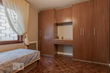 Casa à venda com 329m², 4 quartos e 3 vagas Casa à venda com 329m², 4 quartos e 3 vagasQuarto 1