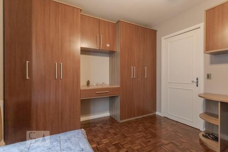 Casa à venda com 329m², 4 quartos e 3 vagas Casa à venda com 329m², 4 quartos e 3 vagasQuarto 1