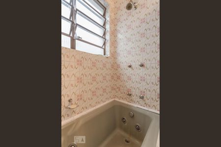 Casa à venda com 329m², 4 quartos e 3 vagas Casa à venda com 329m², 4 quartos e 3 vagasBanheiro 1