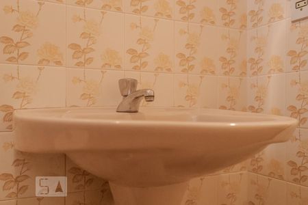 Casa à venda com 329m², 4 quartos e 3 vagas Casa à venda com 329m², 4 quartos e 3 vagasLavabo