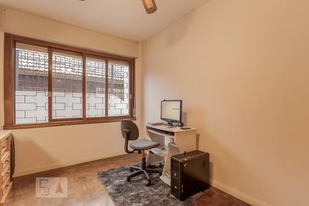 Casa à venda com 329m², 4 quartos e 3 vagas Casa à venda com 329m², 4 quartos e 3 vagasEscritório