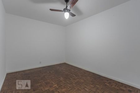 Casa à venda com 329m², 4 quartos e 3 vagas Casa à venda com 329m², 4 quartos e 3 vagasQuarto 2