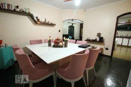 Sala 2 de casa para alugar com 4 quartos, 214m² em Jardim Bela Vista, São José dos Campos