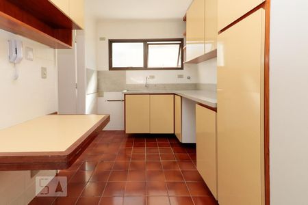 Apartamento à venda com 92m², 3 quartos e 2 vagasCozinha