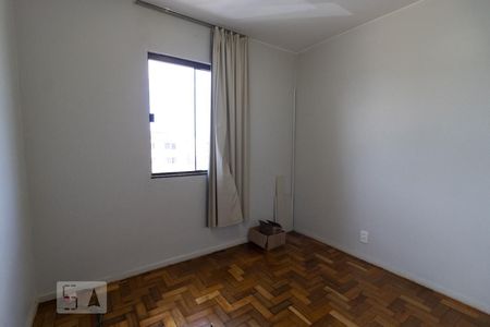 Quarto 01 de apartamento para alugar com 2 quartos, 70m² em Guará I, Brasília