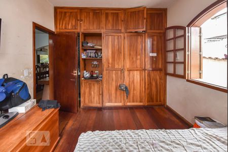 Casa à venda com 300m², 9 quartos e 4 vagasSuíte