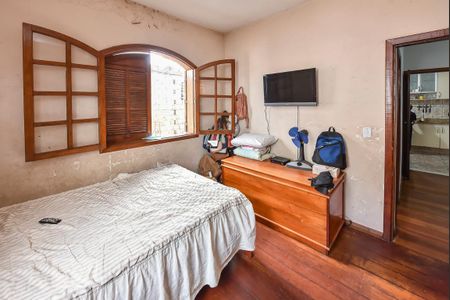 Casa à venda com 300m², 9 quartos e 4 vagasSuíte