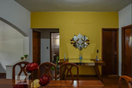 Casa à venda com 300m², 9 quartos e 4 vagasSala de Jantar 