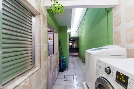 Casa à venda com 100m², 4 quartos e 2 vagasCorredor lateral