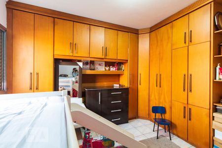 Casa à venda com 100m², 4 quartos e 2 vagasQuarto 2 - Suíte