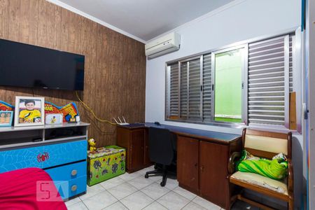 Casa à venda com 100m², 4 quartos e 2 vagasQuarto 3