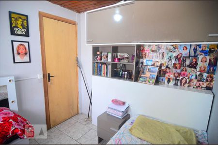 Quarto 2 de casa à venda com 3 quartos, 300m² em Guajuviras, Canoas