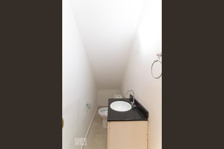 Lavabo de casa de condomínio para alugar com 2 quartos, 80m² em Vila Nova Savoia, São Paulo