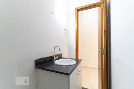 Lavabo de casa de condomínio para alugar com 2 quartos, 80m² em Vila Nova Savoia, São Paulo