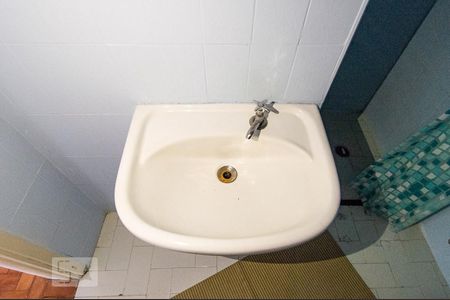 Banheiro de kitnet/studio para alugar com 1 quarto, 31m² em Vila Buarque, São Paulo