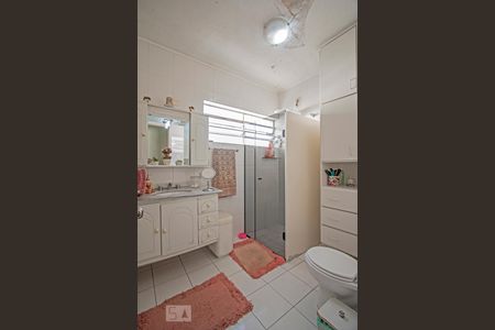 Casa à venda com 170m², 3 quartos e 2 vagasBanheiro