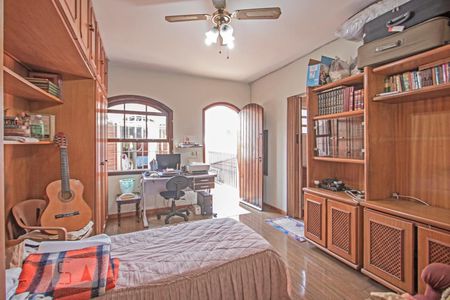 Casa à venda com 170m², 3 quartos e 2 vagasSuite