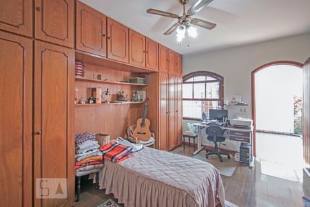 Casa à venda com 170m², 3 quartos e 2 vagasSuite