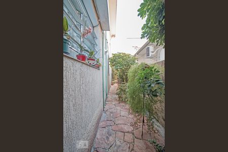 Casa à venda com 170m², 3 quartos e 2 vagasCorredor Lateral Externo