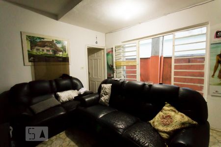 Casa à venda com 250m², 3 quartos e 2 vagasEdícula - Sala