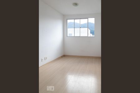 Sala de apartamento à venda com 2 quartos, 45m² em Vargem Pequena, Rio de Janeiro