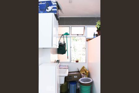 Áre de serviço de apartamento para alugar com 2 quartos, 72m² em Estrela Dalva, Belo Horizonte