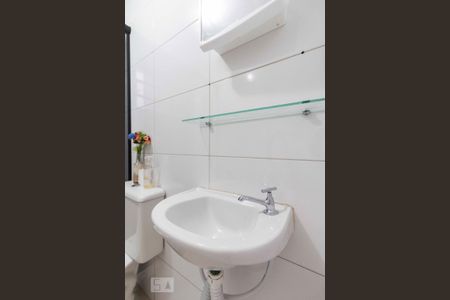 Apartamento para alugar com 46m², 2 quartos e 1 vaga Apartamento para alugar com 46m², 2 quartos e 1 vagaBanheiro