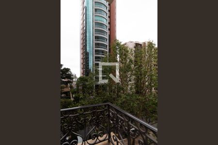 Apartamento para alugar com 336m², 4 quartos e 5 vagasVista