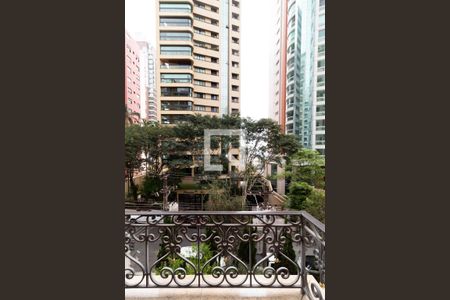 Apartamento para alugar com 336m², 4 quartos e 5 vagasVista