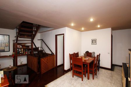 Sala de apartamento à venda com 2 quartos, 190m² em Humaitá, Rio de Janeiro