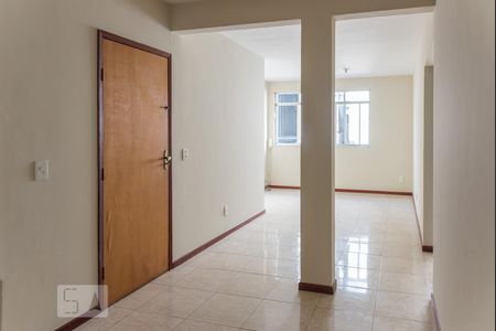 Sala de casa de condomínio para alugar com 2 quartos, 70m² em São Cristóvão, Rio de Janeiro
