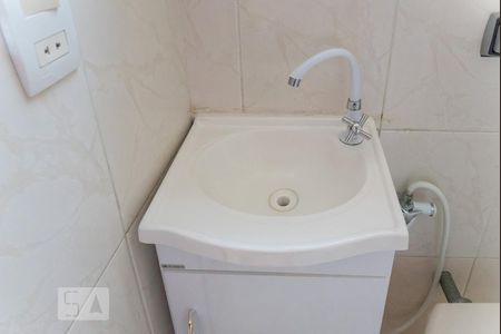 Banheiro da Suíte de casa de condomínio para alugar com 2 quartos, 70m² em São Cristóvão, Rio de Janeiro