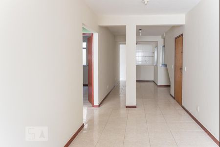 Sala de casa de condomínio para alugar com 2 quartos, 70m² em São Cristóvão, Rio de Janeiro