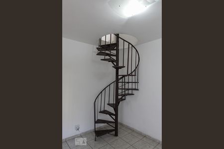 Apartamento à venda com 220m², 4 quartos e 1 vagaEscada para o Terraço